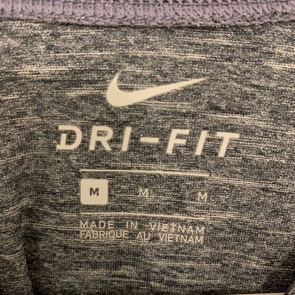 Men’s Nike dri-fit shirt medium - Picture 2 of 2